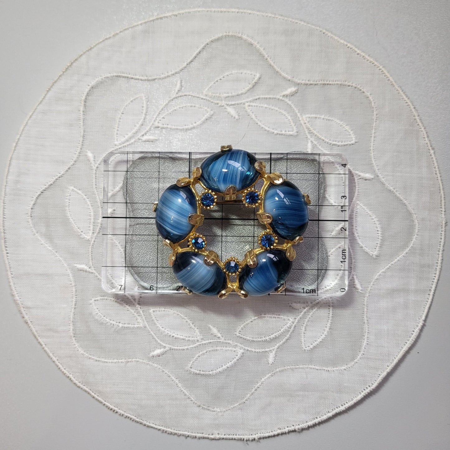 Brooch - Blue and White Stripe Glass Cabochon Wreath Brooch