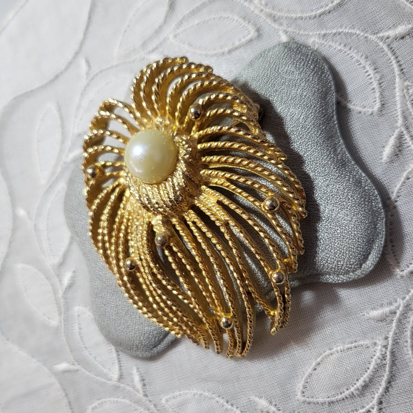 Brooch - Caroline Statement Pearl Brooch