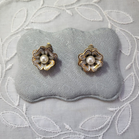 Clip on - Damascene Pearl Flower Clip On Earrings