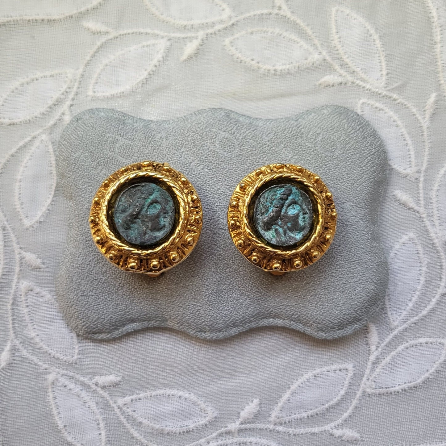 Clip on - Marie Victoire Kamer Roman Coin Earrings