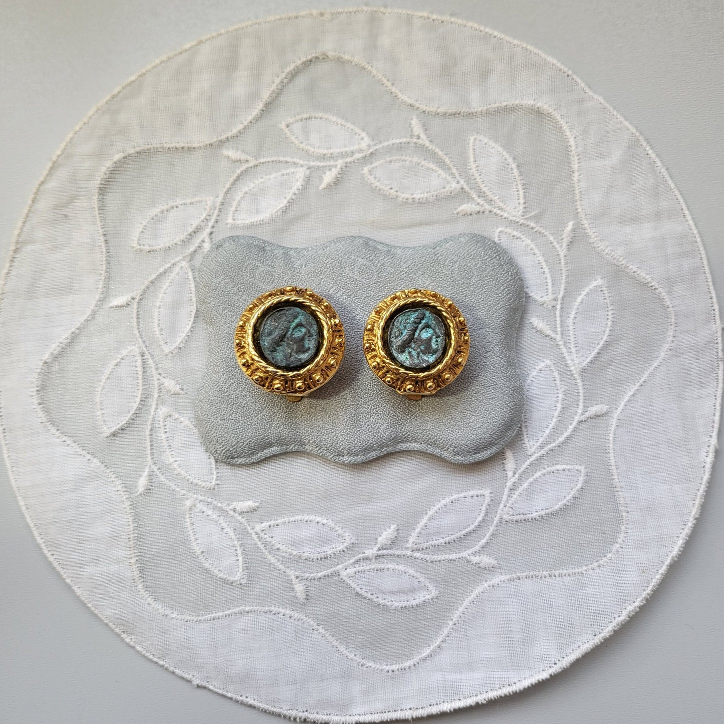 Clip on - Marie Victoire Kamer Roman Coin Earrings