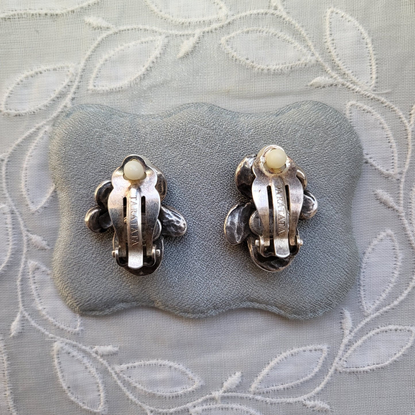 Clip on - Taratata Grey and Red Crystals Cluster Clip On Earrings