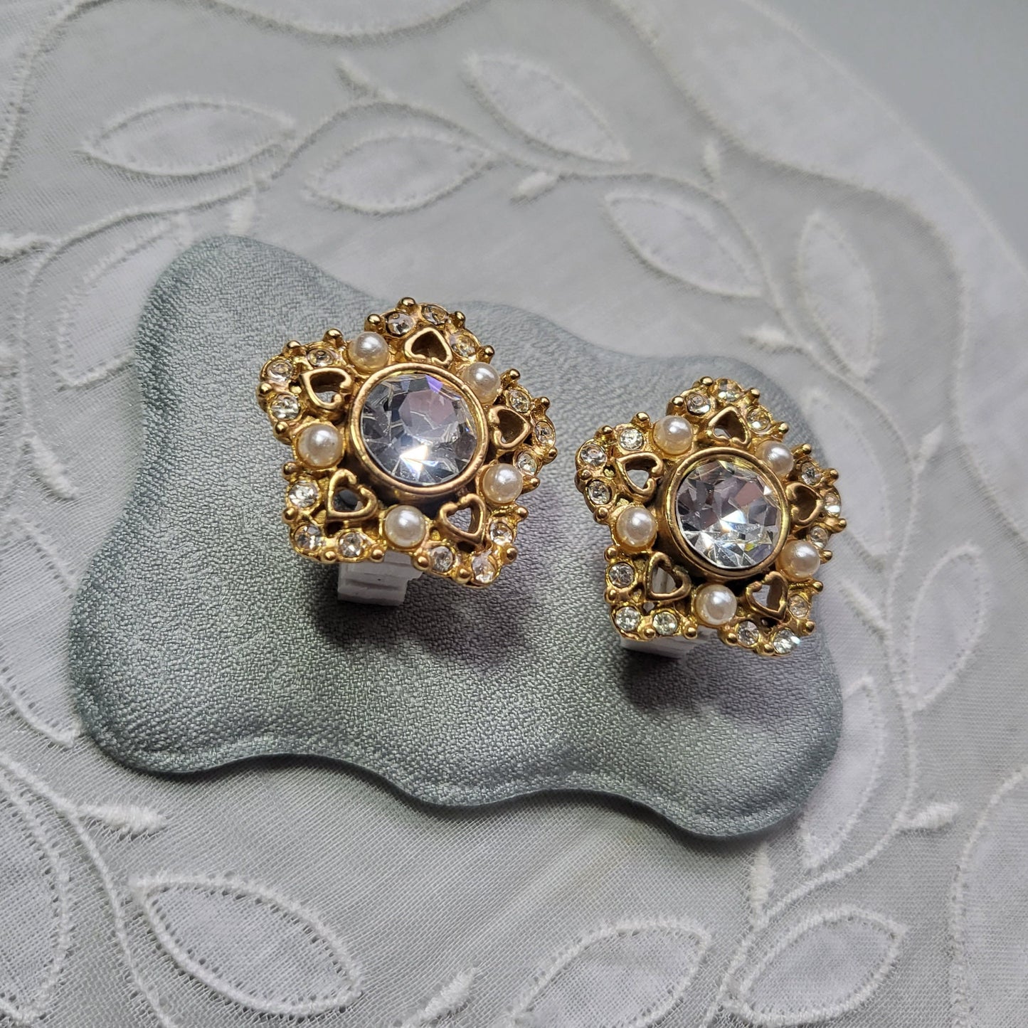 Posts - Pearl and Crystal Star Stud Earrings