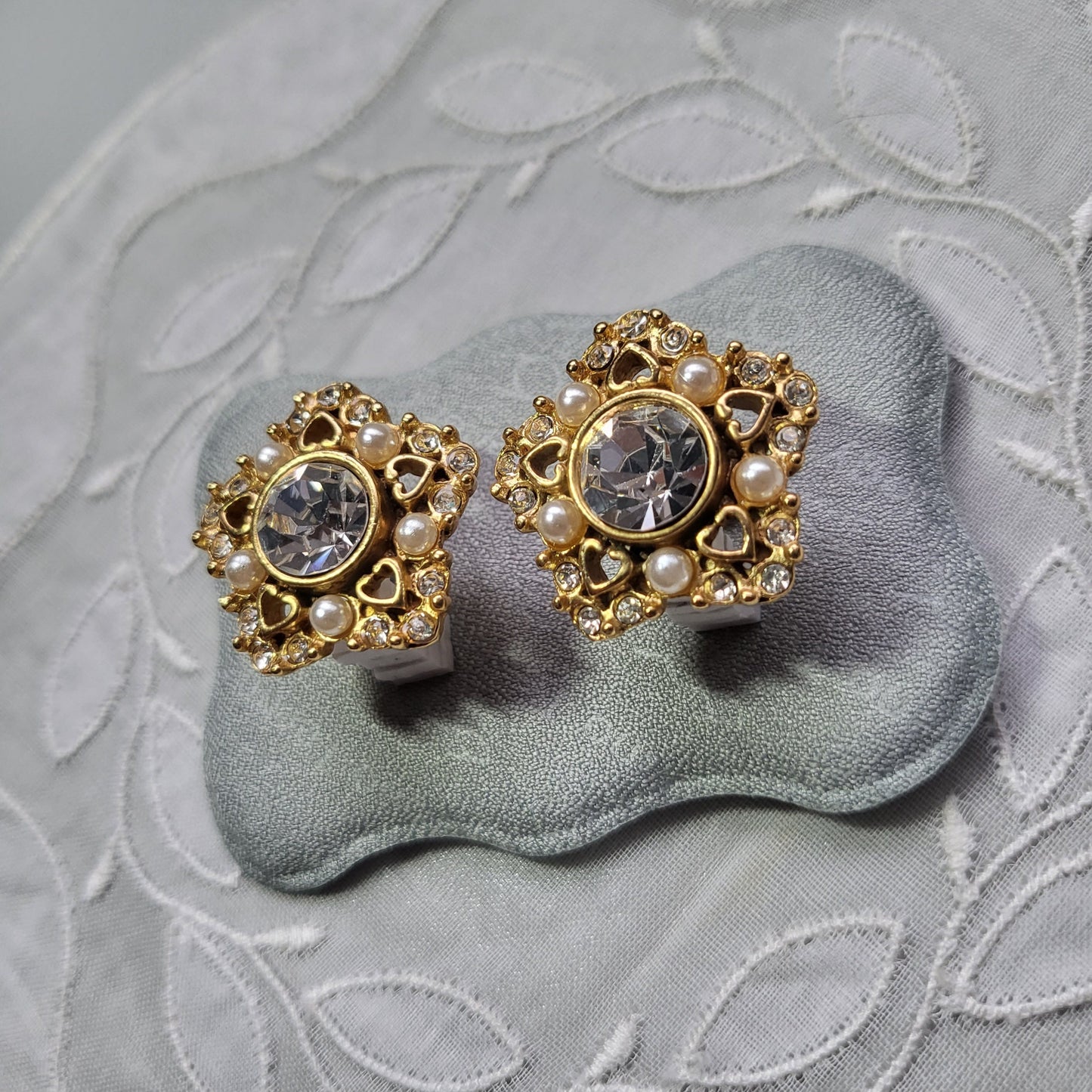 Posts - Pearl and Crystal Star Stud Earrings