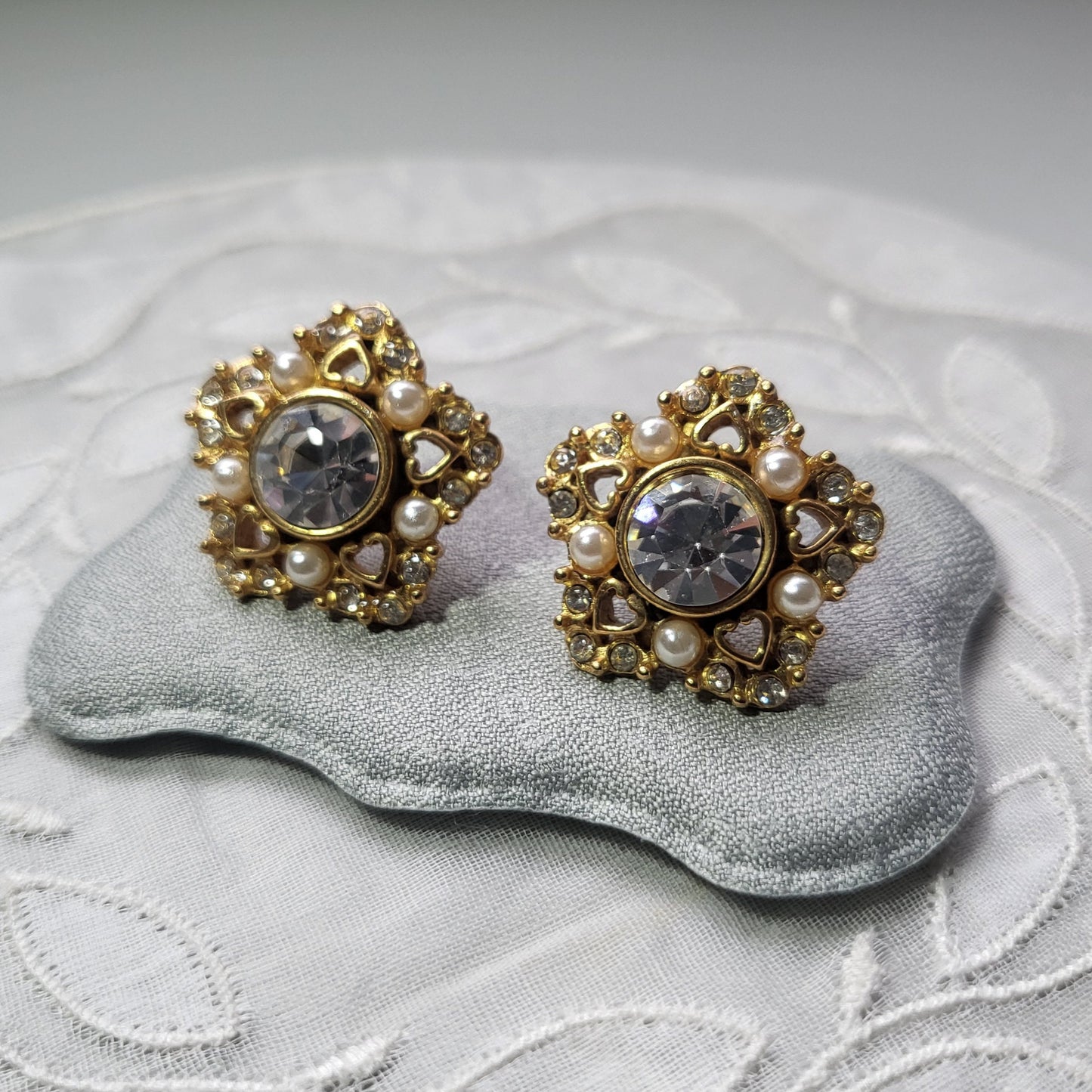 Posts - Pearl and Crystal Star Stud Earrings