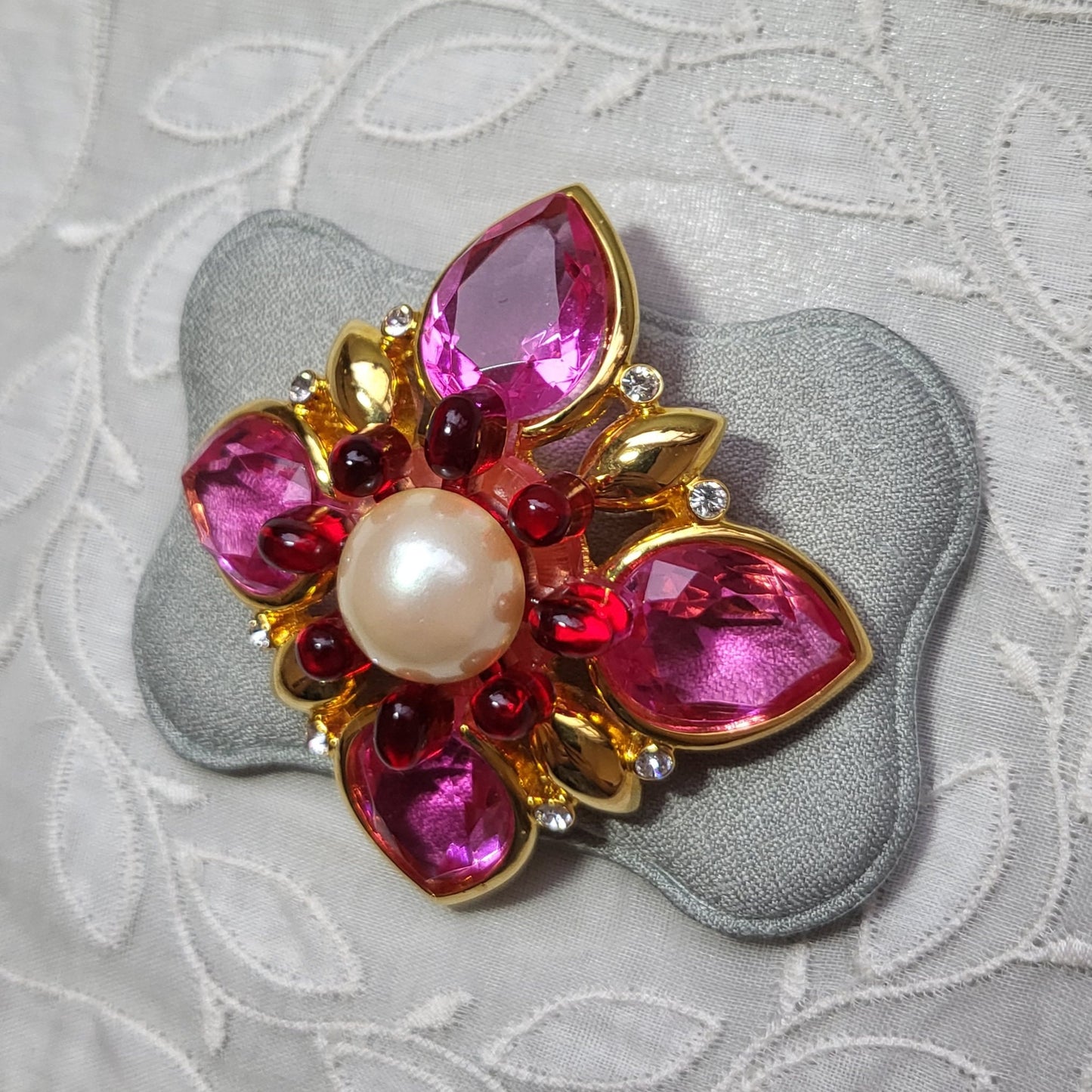 Brooch - Joan Rivers Pearl and Pink Crystals Flower Brooch