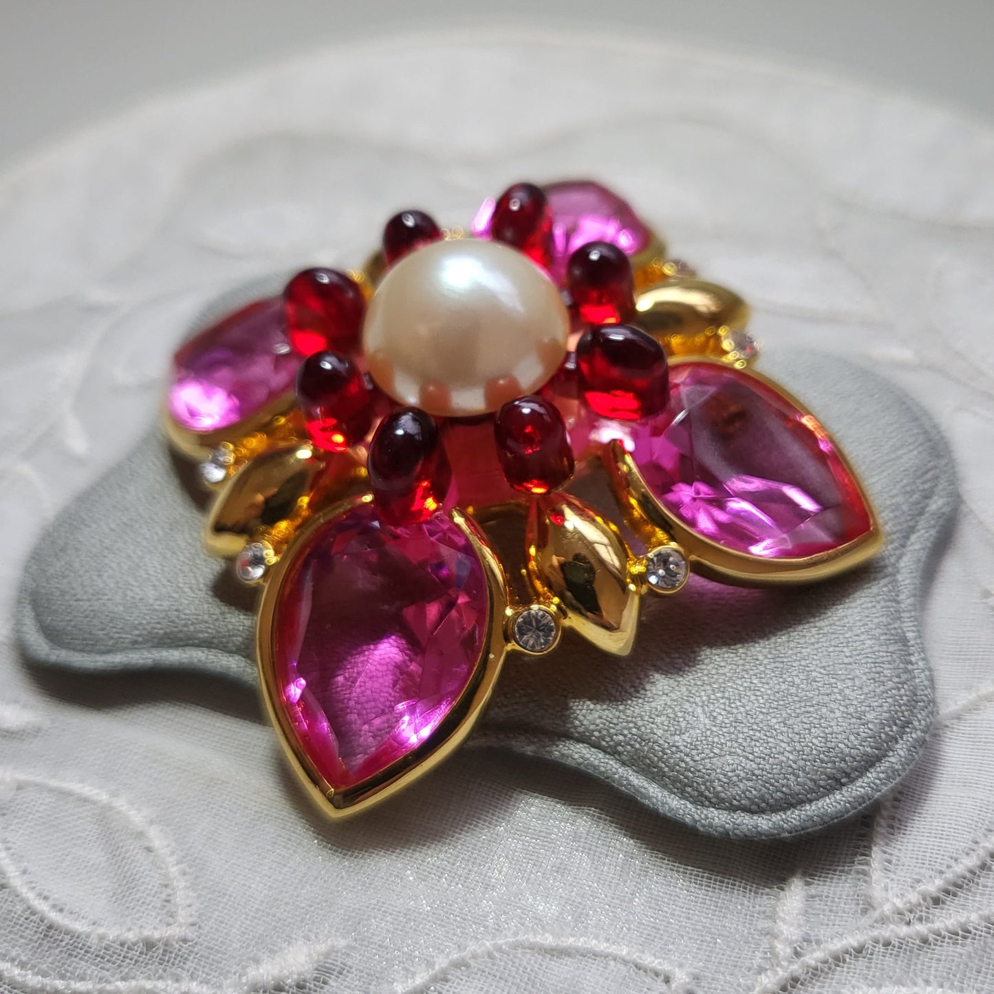 Brooch - Joan Rivers Pearl and Pink Crystals Flower Brooch