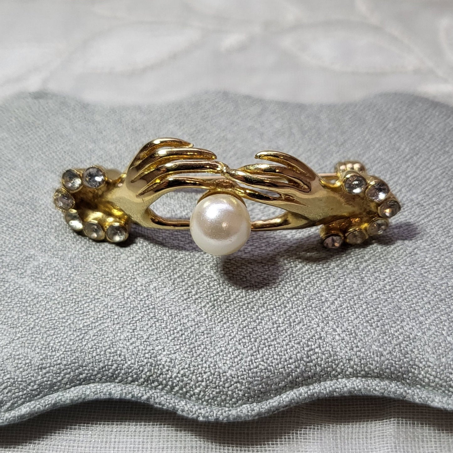 Brooch - Two Hands Holding Pearl Brooch