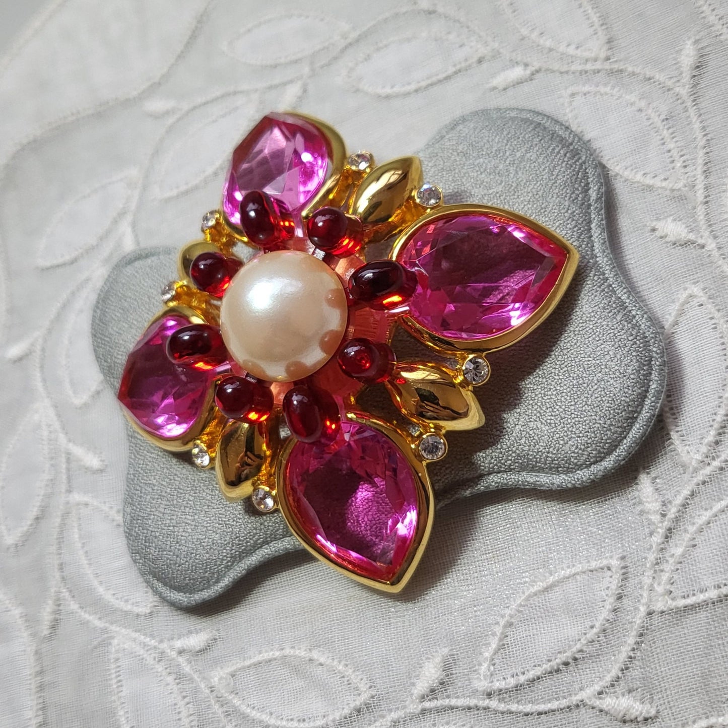 Brooch - Joan Rivers Pearl and Pink Crystals Flower Brooch