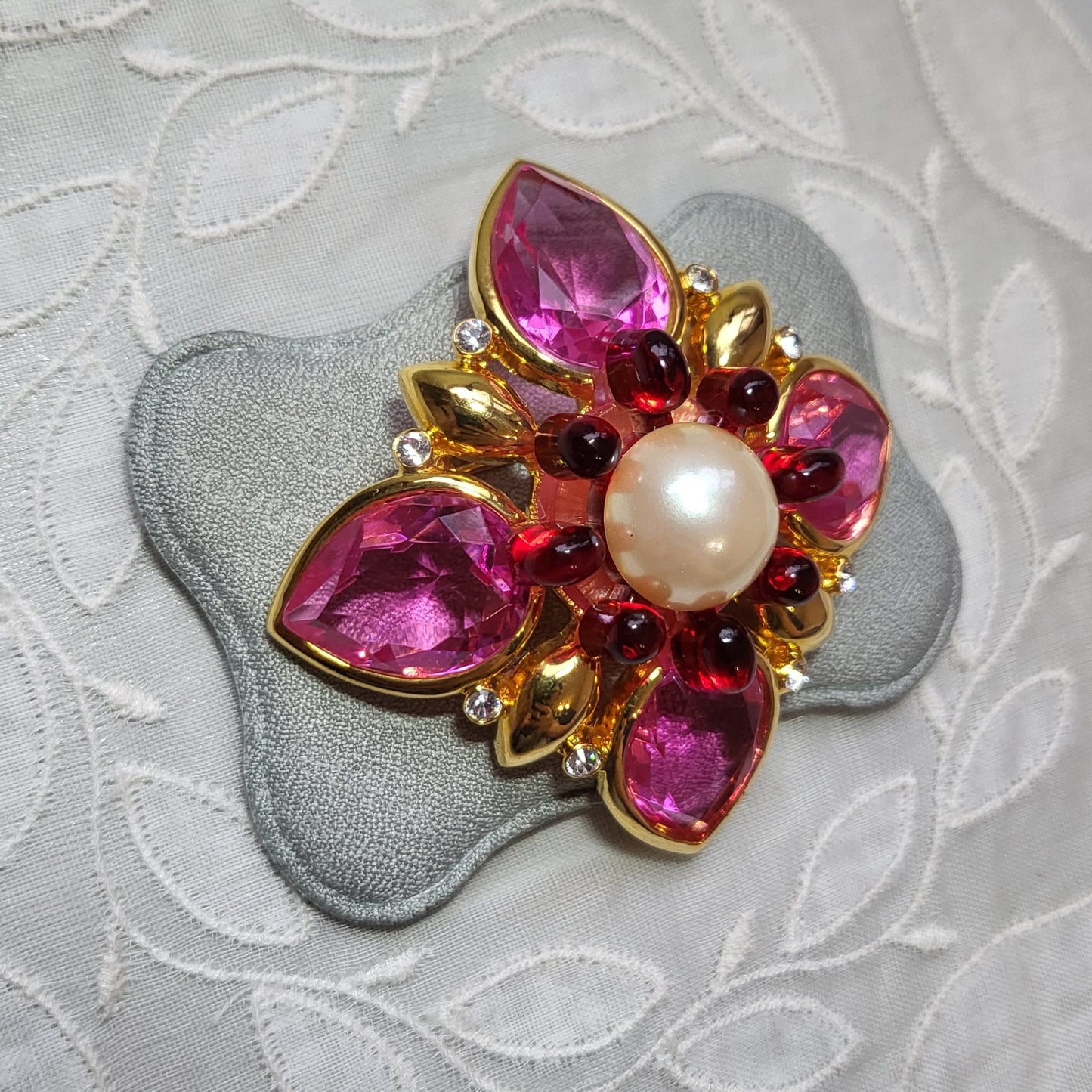 Brooch - Joan Rivers Pearl and Pink Crystals Flower Brooch