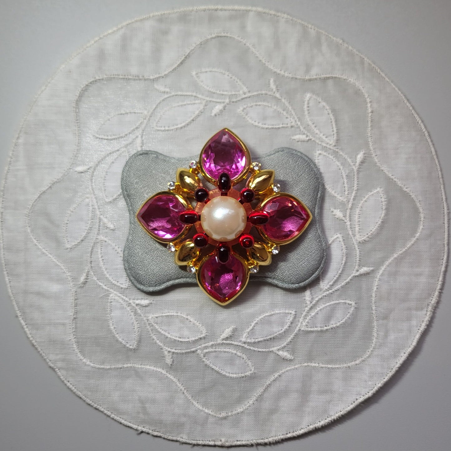 Brooch - Joan Rivers Pearl and Pink Crystals Flower Brooch