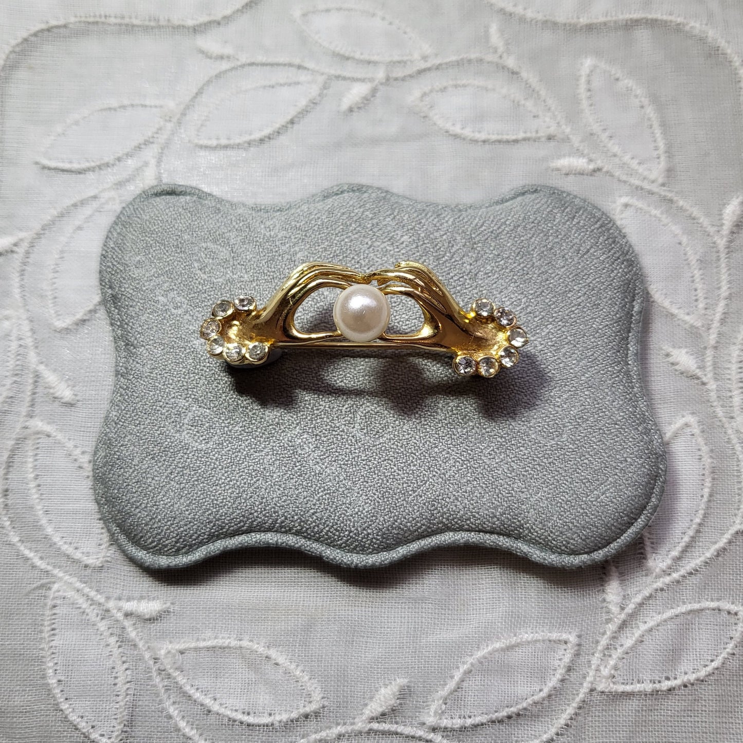 Brooch - Two Hands Holding Pearl Brooch