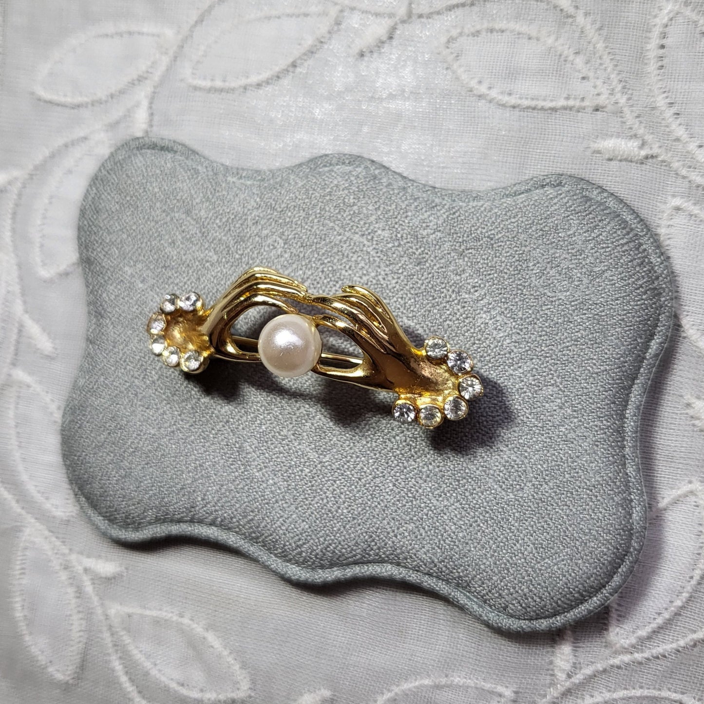 Brooch - Two Hands Holding Pearl Brooch