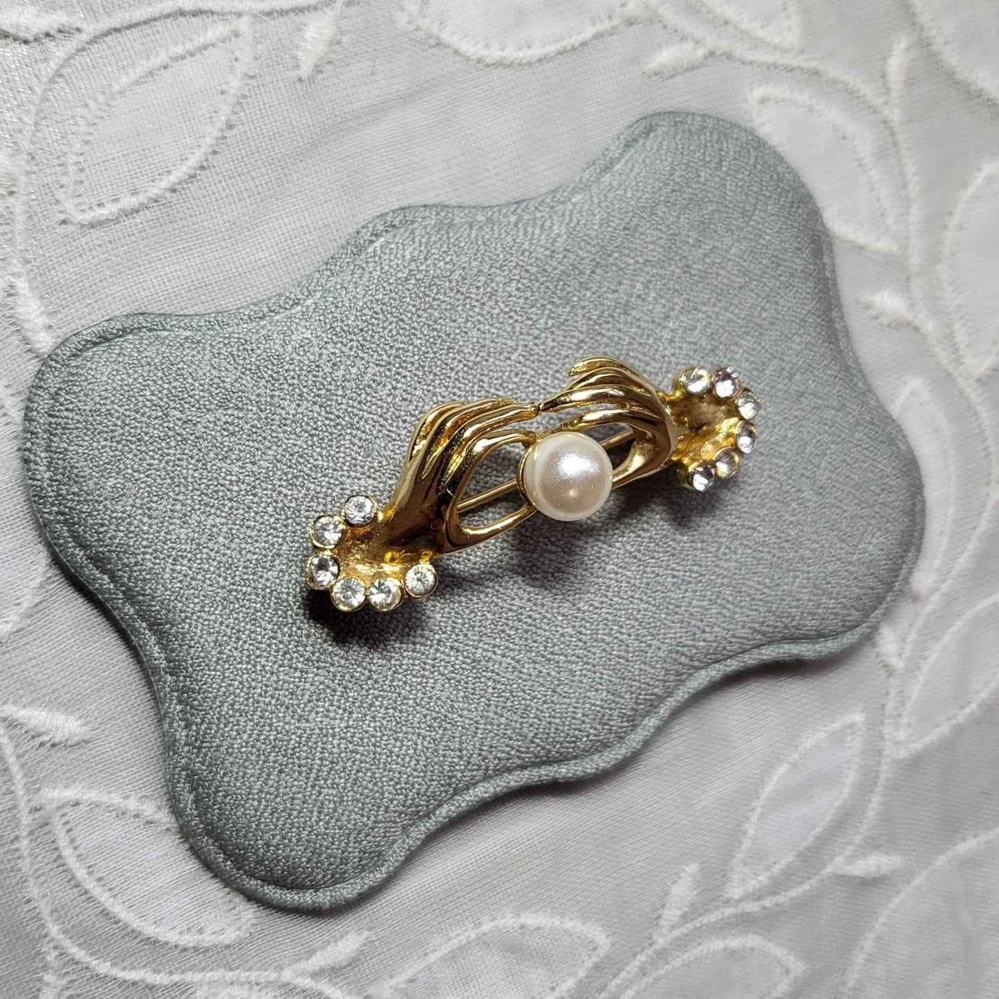 Brooch - Two Hands Holding Pearl Brooch