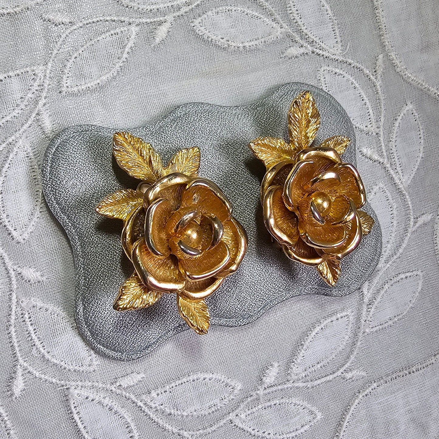 Clip on - Sarah Coventry Gold Rose Clip On Earrings