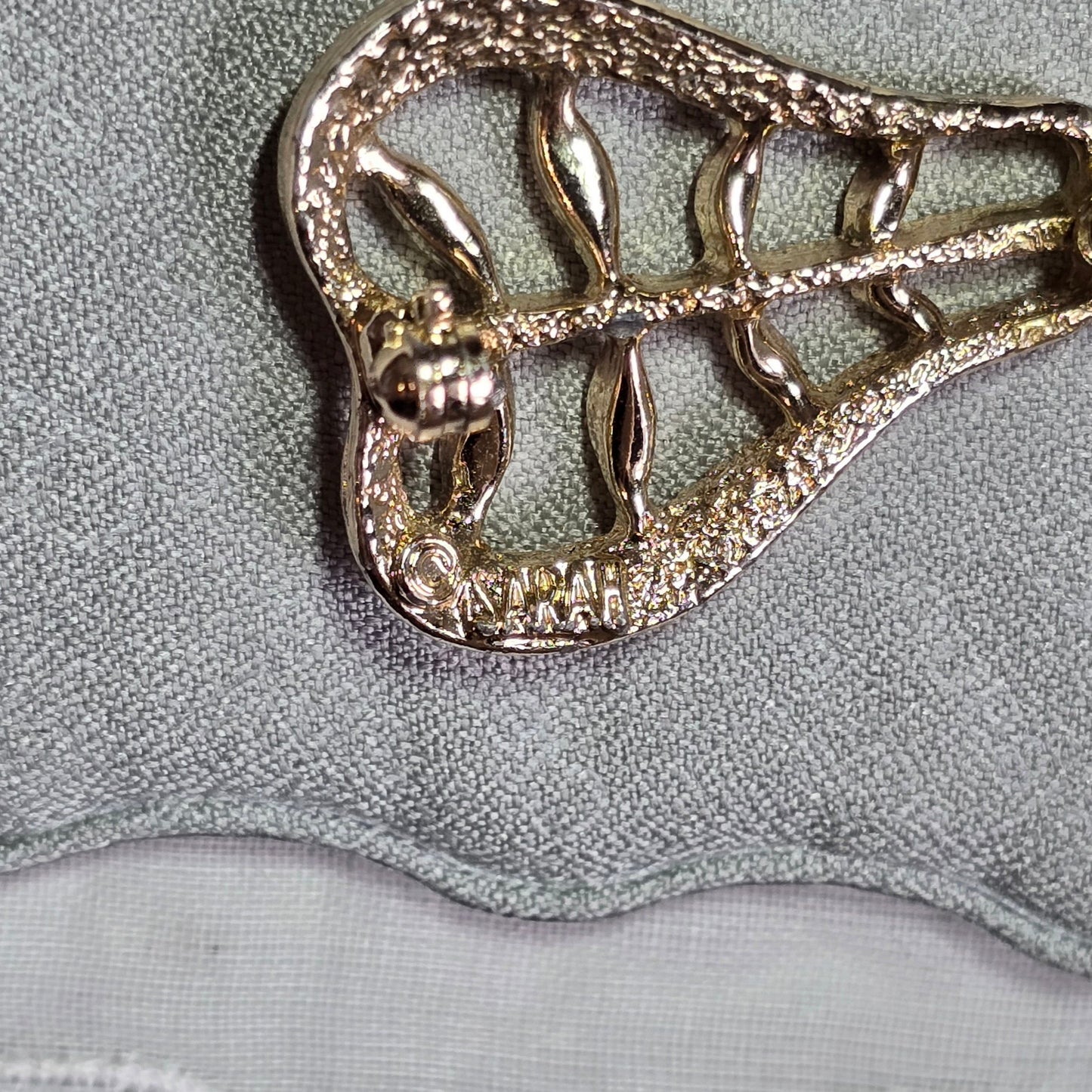 Brooch - Sarah Coventry Gold Pear Brooch