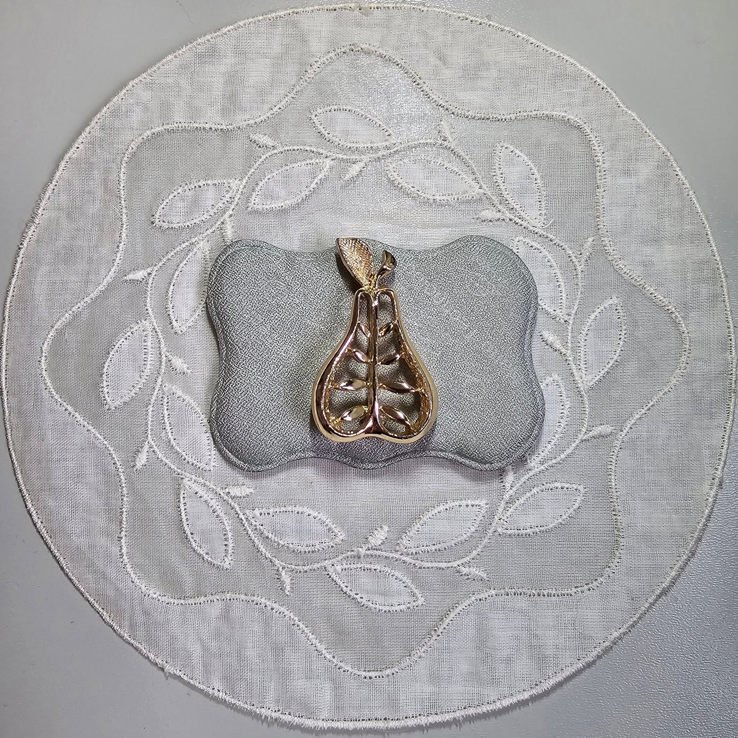 Brooch - Sarah Coventry Gold Pear Brooch