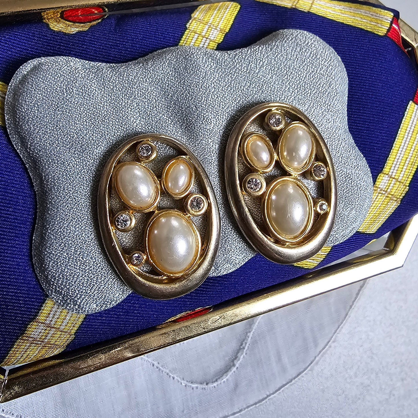 Clip on - Pearls and Crystal Cluster Clip on Earrings