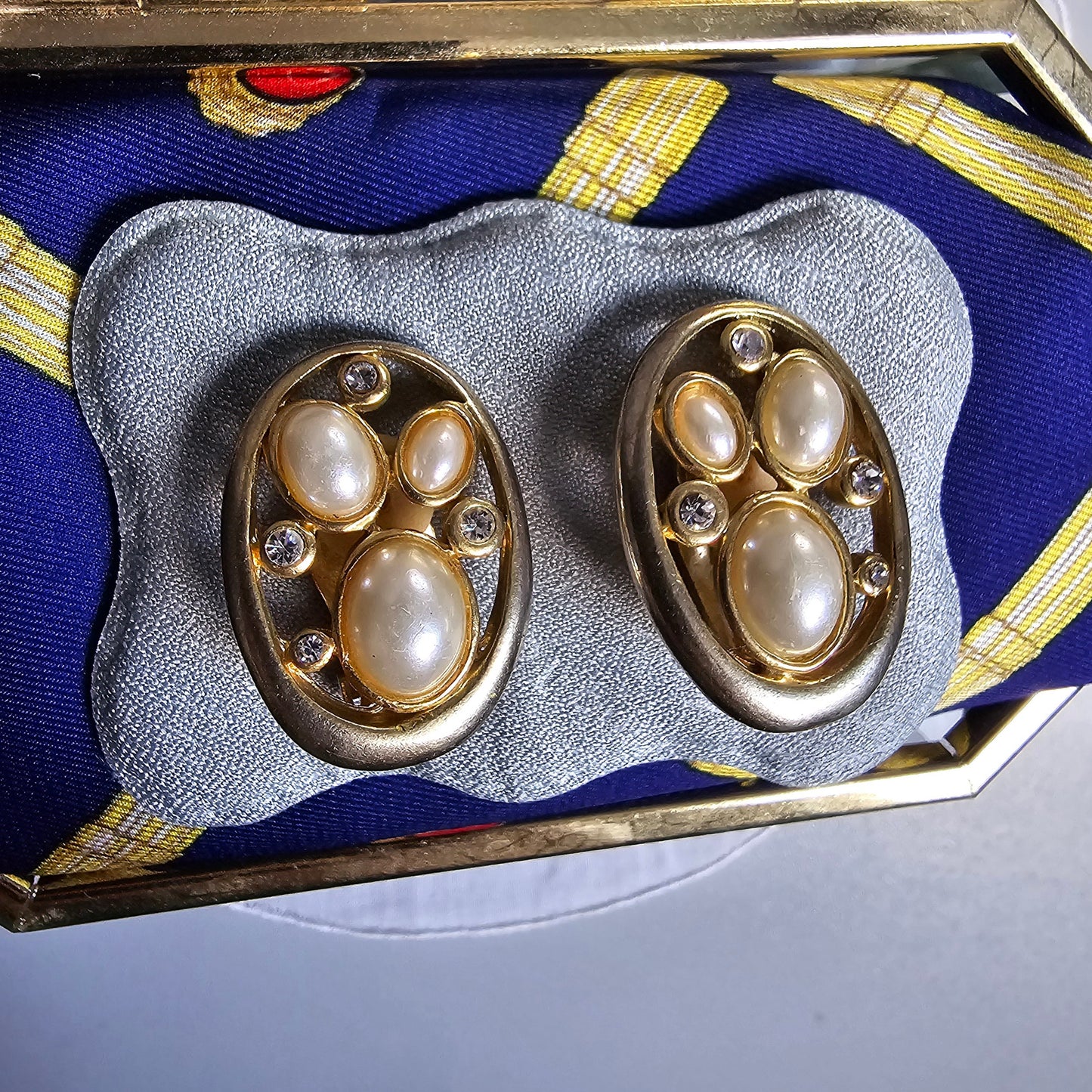 Clip on - Pearls and Crystal Cluster Clip on Earrings