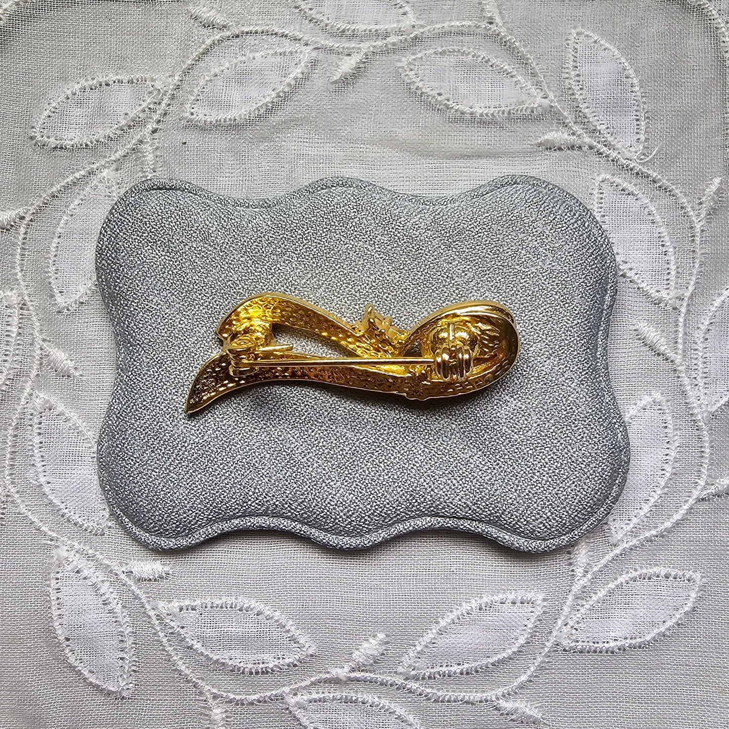 Brooch - Pearl and Crystals Ribbon Brooch