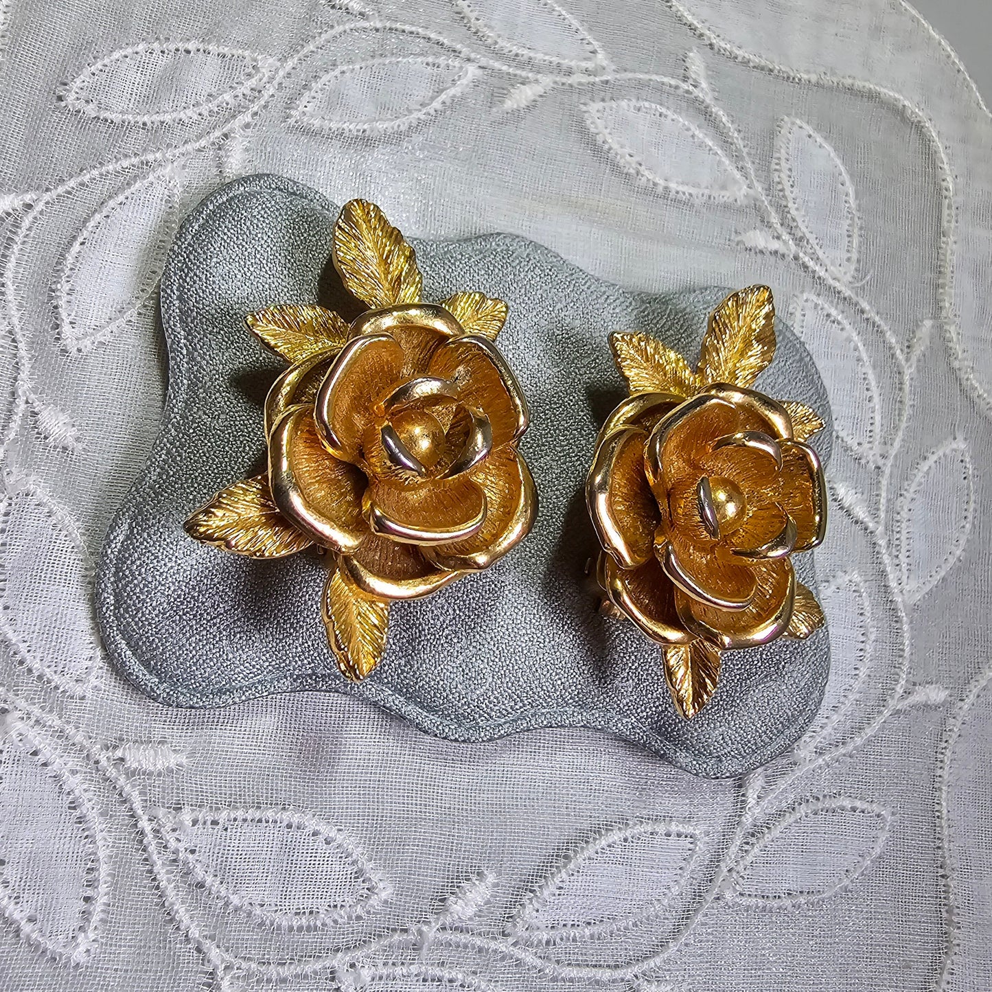 Clip on - Sarah Coventry Gold Rose Clip On Earrings