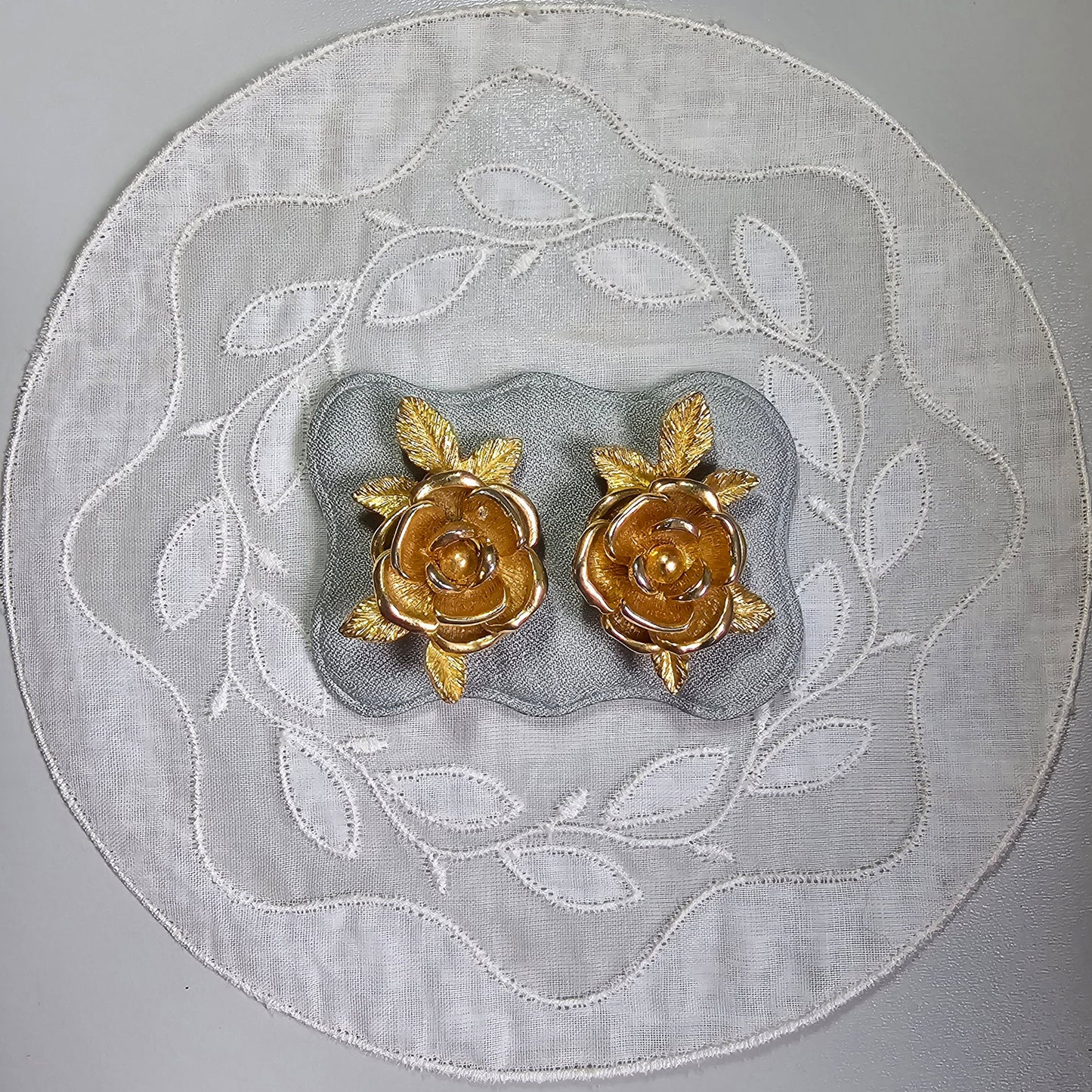 Clip on - Sarah Coventry Gold Rose Clip On Earrings