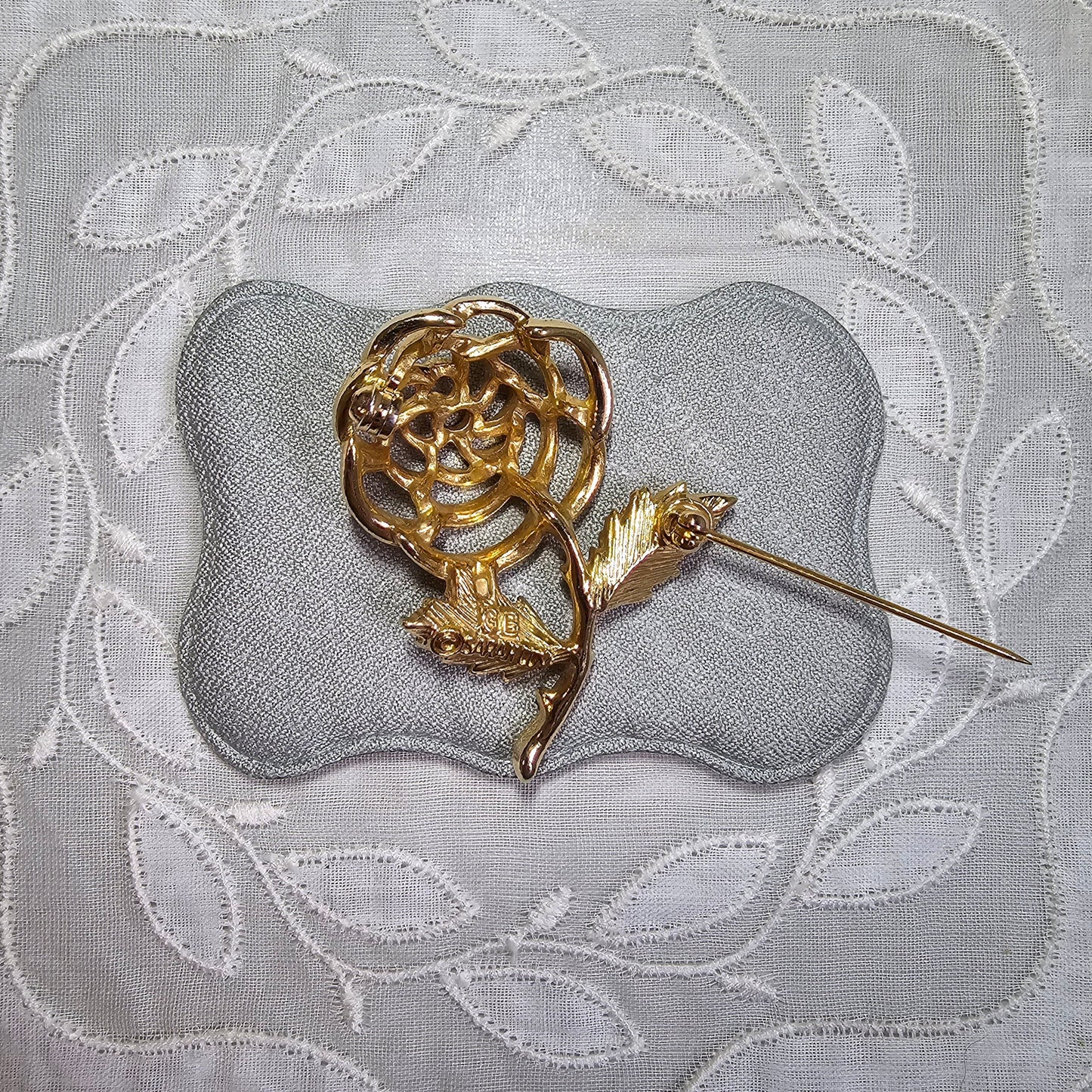 Brooch - Sarah Coventry Gold English Rose Brooch