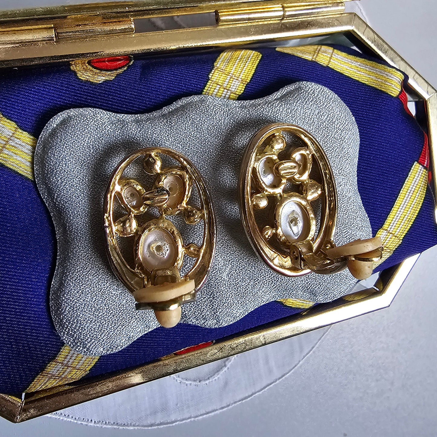 Clip on - Pearls and Crystal Cluster Clip on Earrings