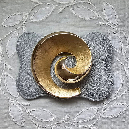 Brooch - Trifari Gold Swirl Brooch