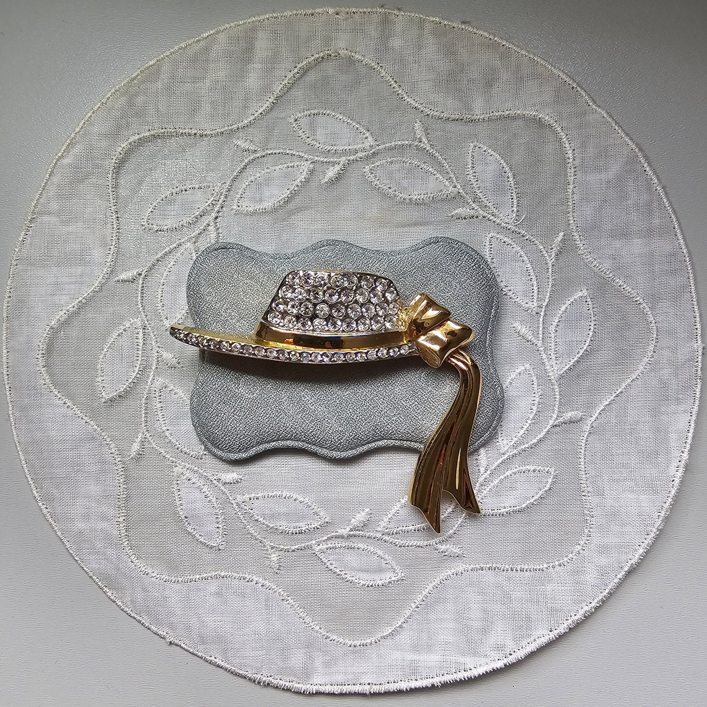 Brooch - Moritz Crystals Bow Hat Brooch