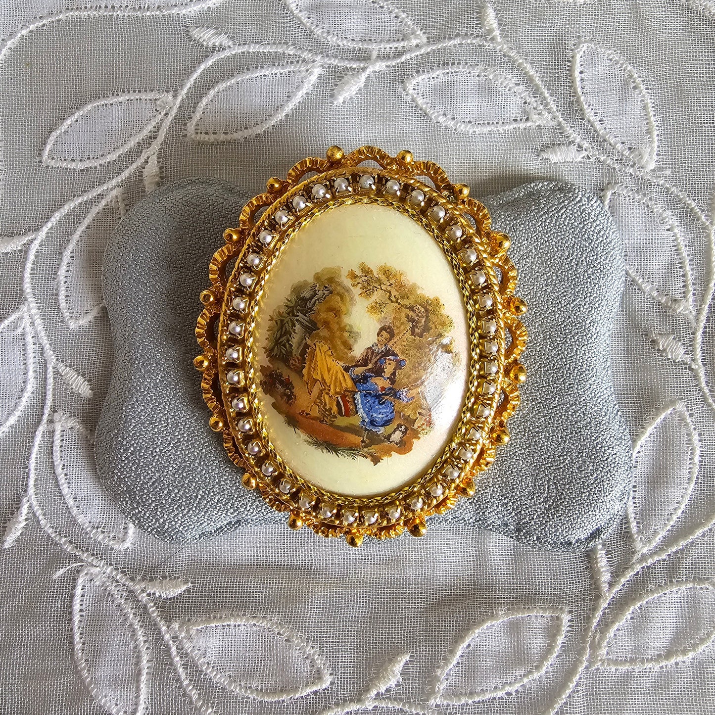 Brooch - Seed Pearl Frame Painting Brooch