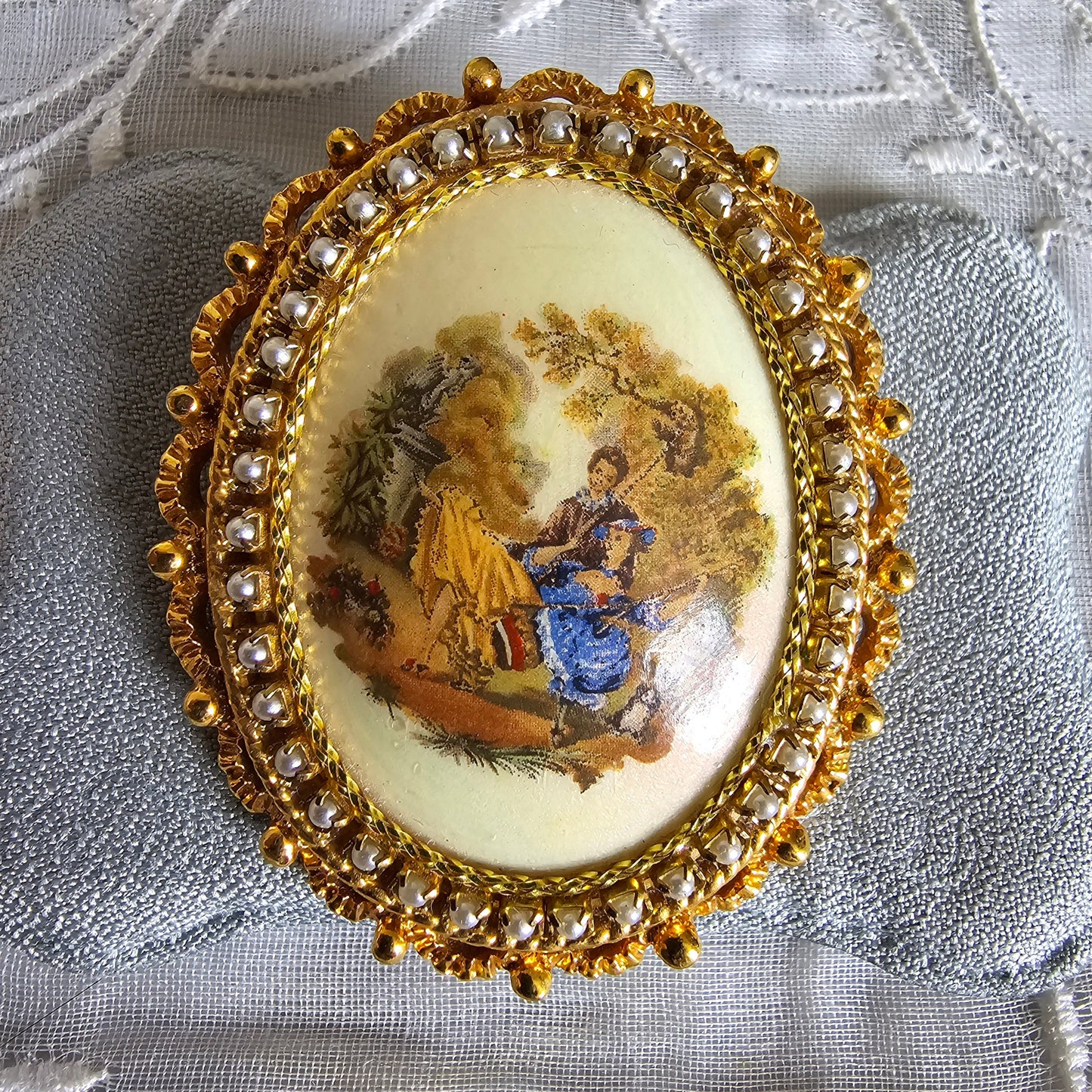 Brooch - Seed Pearl Frame Painting Brooch