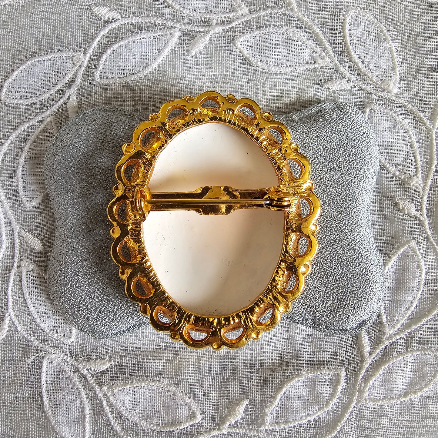 Brooch - Seed Pearl Frame Painting Brooch