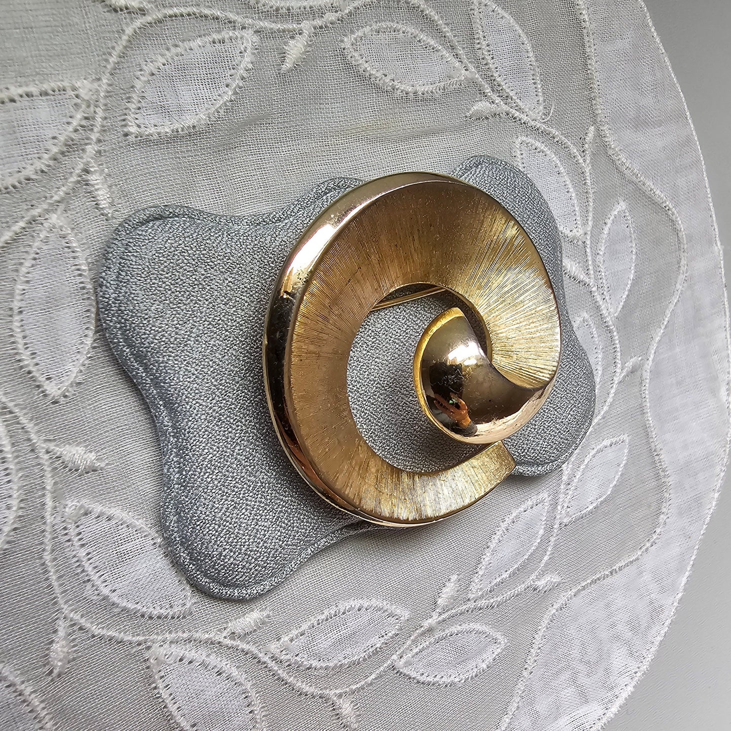 Brooch - Trifari Gold Swirl Brooch