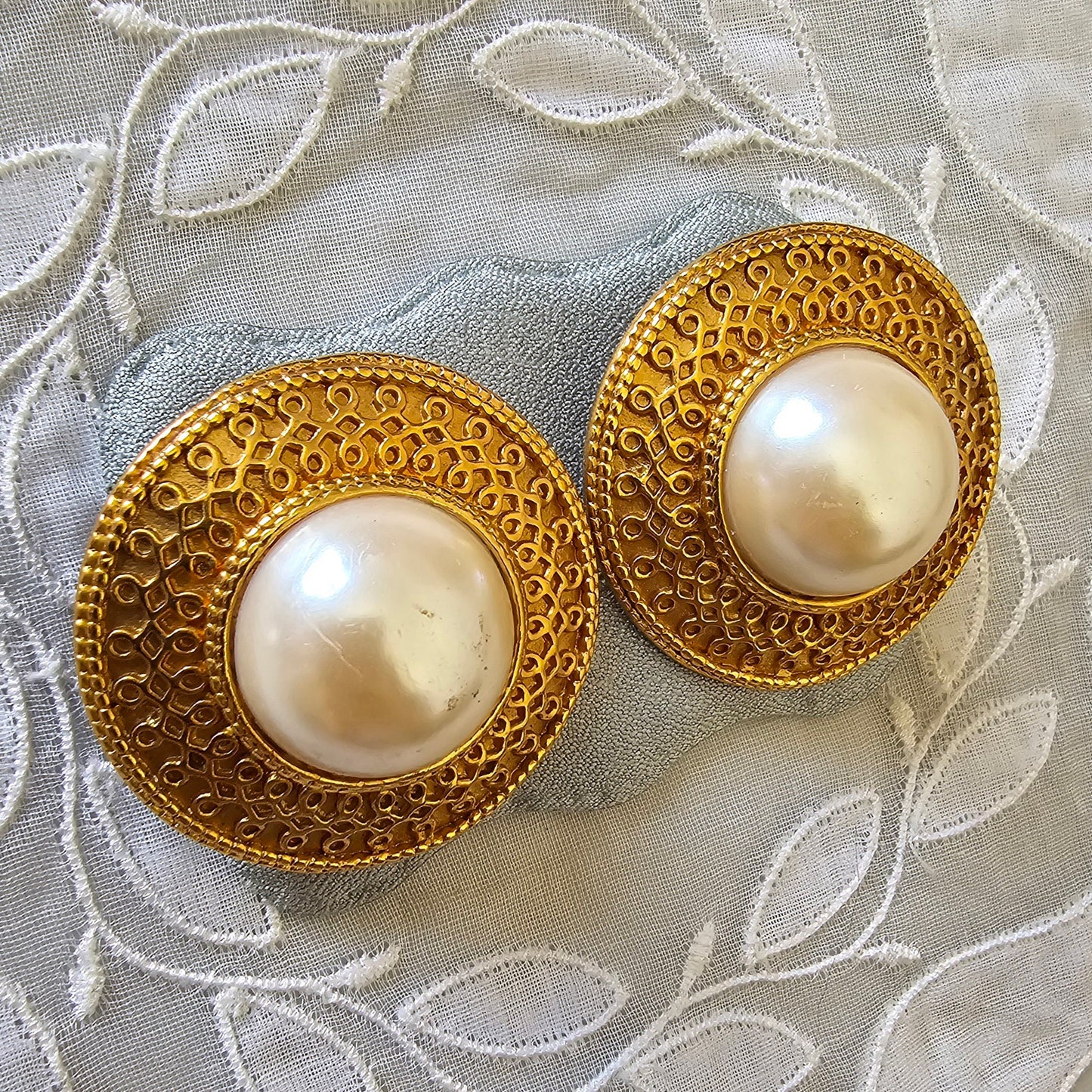 Clip on - Statement Pearl Clip on Earrings