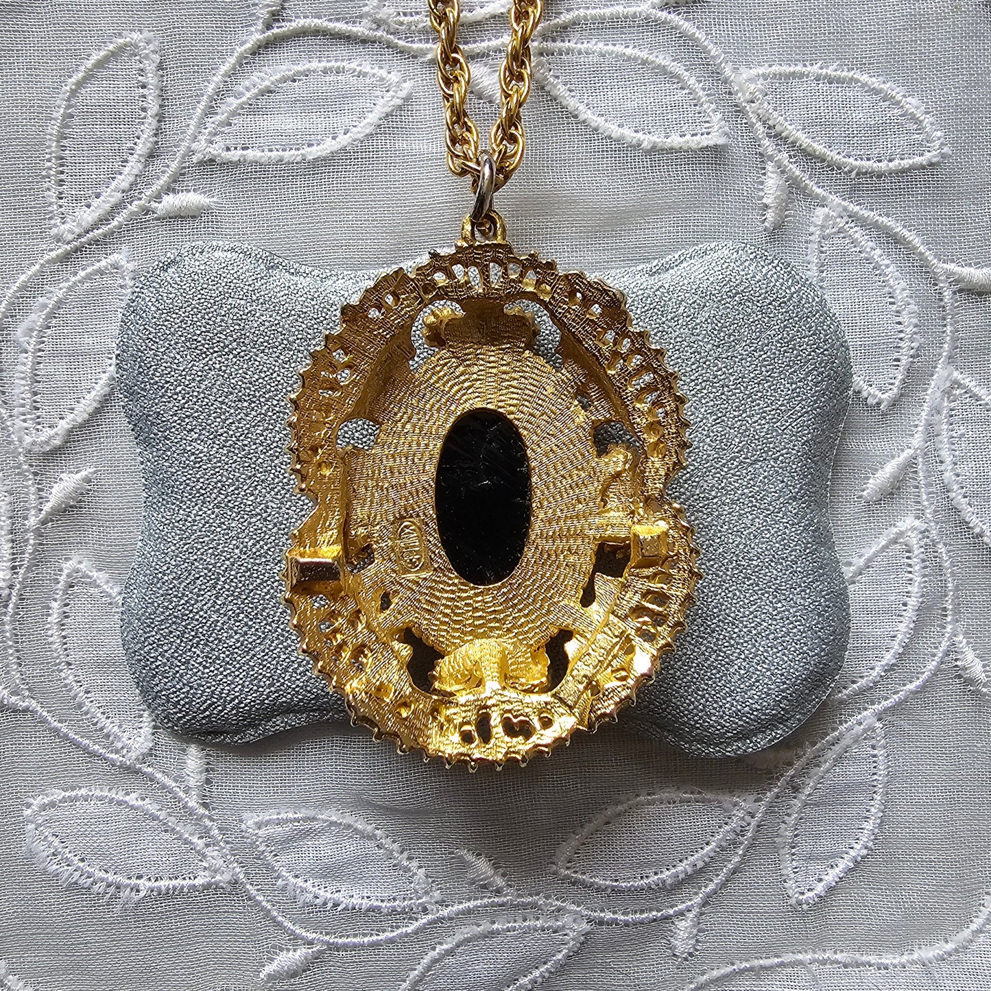 Necklace - Sphinx Pearl and Black Mourning Pendant Necklace