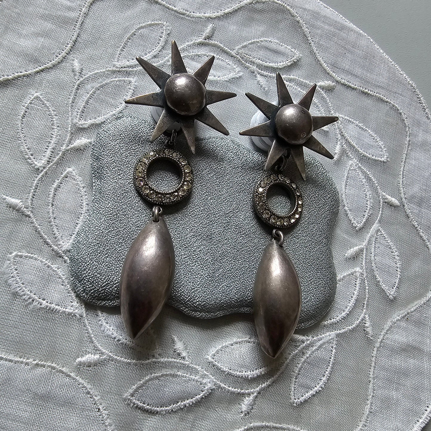 Posts - Unsigned Askew London Sun Crystal Drop Earrings