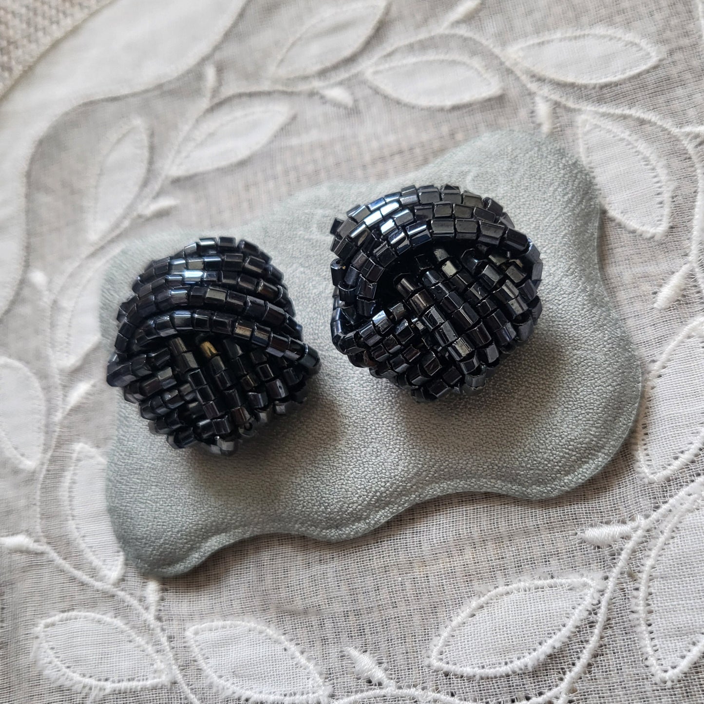 Clip on - Hematite Beads Knot Clip On Earrings
