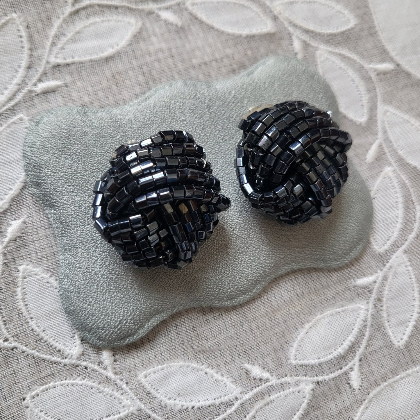 Clip on - Hematite Beads Knot Clip On Earrings