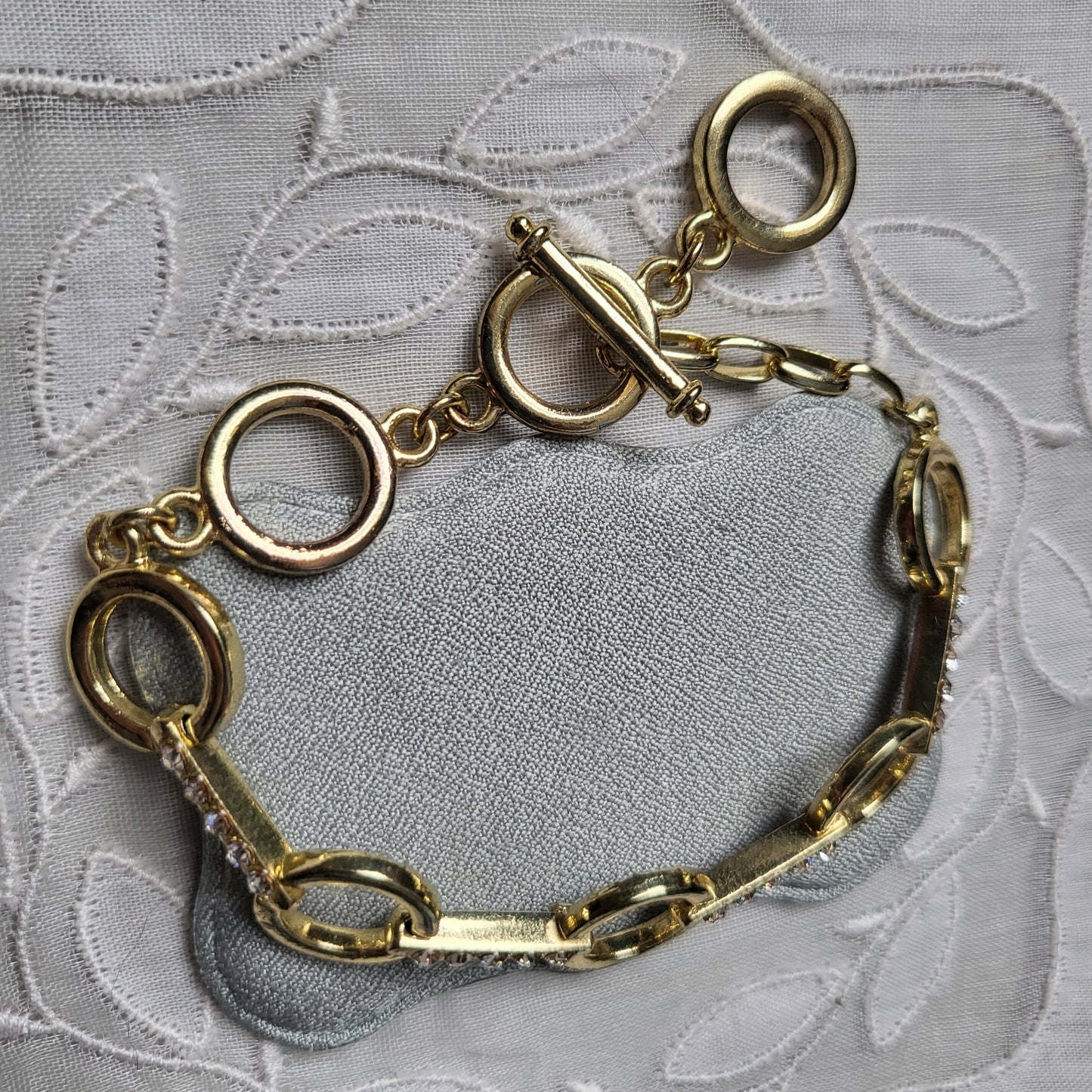 Bracelet - Gold and Crystals Circular Link Bracelet