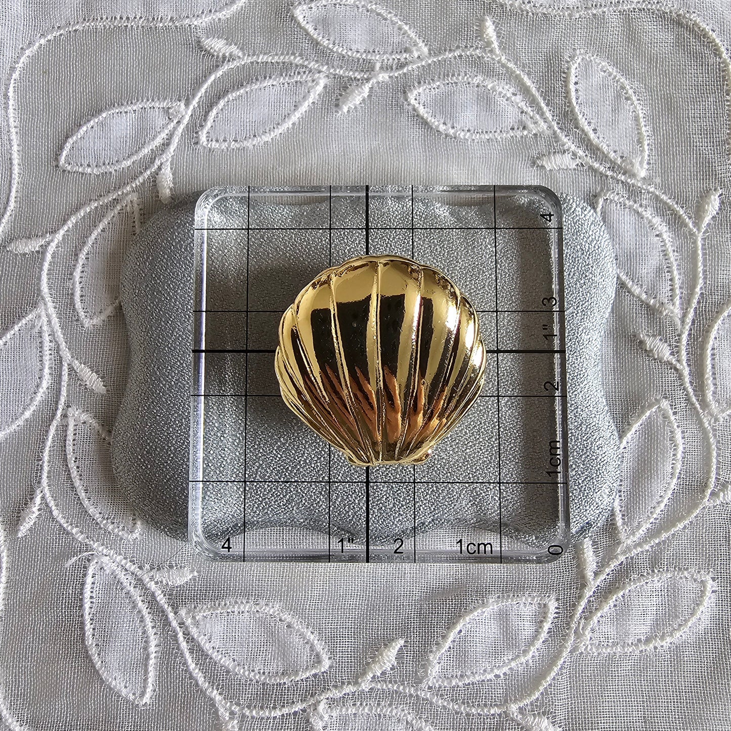 Posts - Gold Shell Pierced Earrings