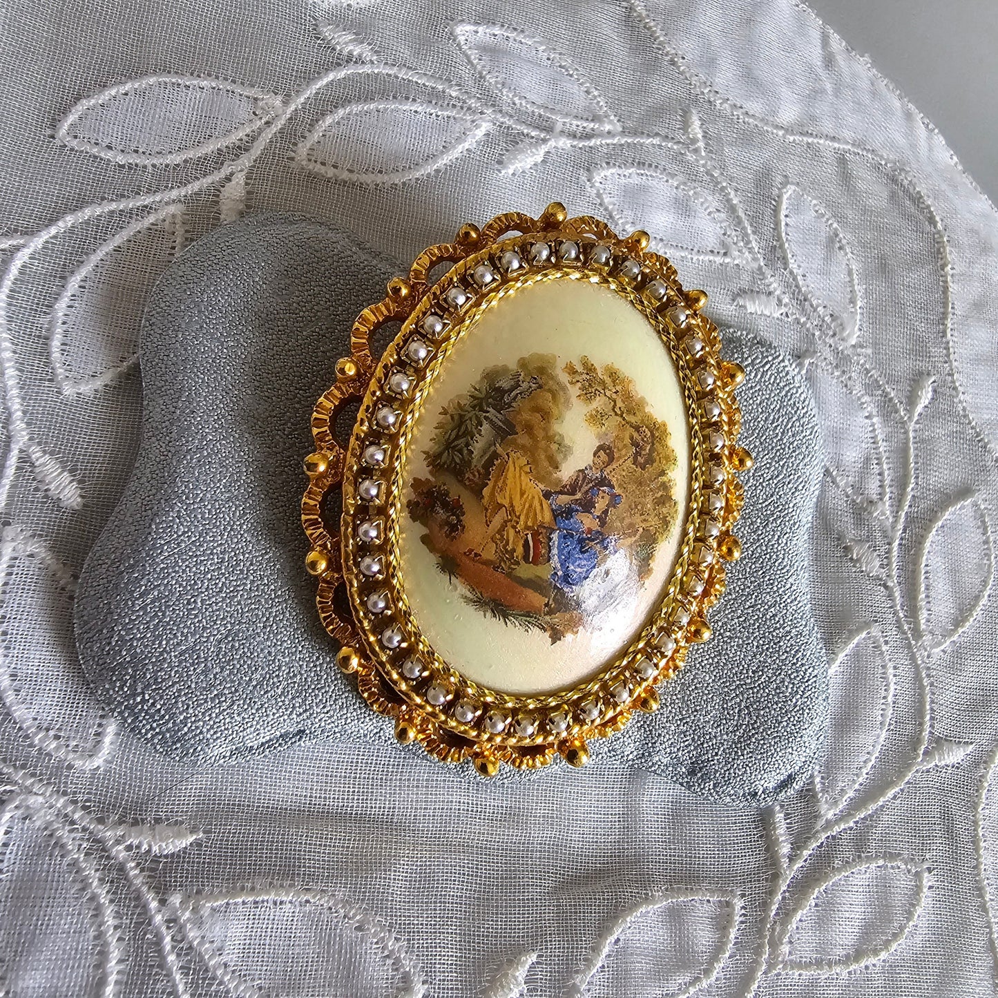 Brooch - Seed Pearl Frame Painting Brooch