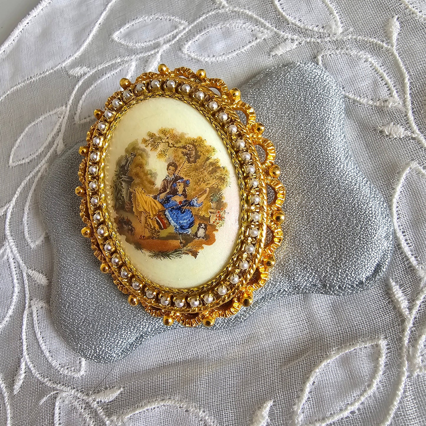 Brooch - Seed Pearl Frame Painting Brooch