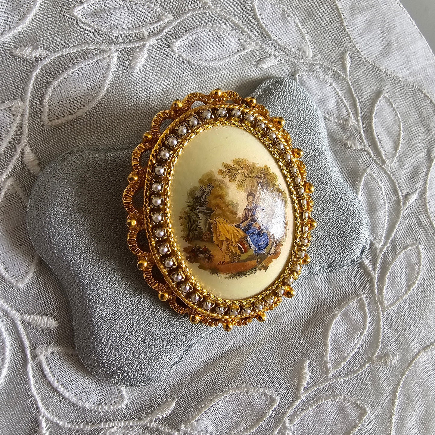 Brooch - Seed Pearl Frame Painting Brooch