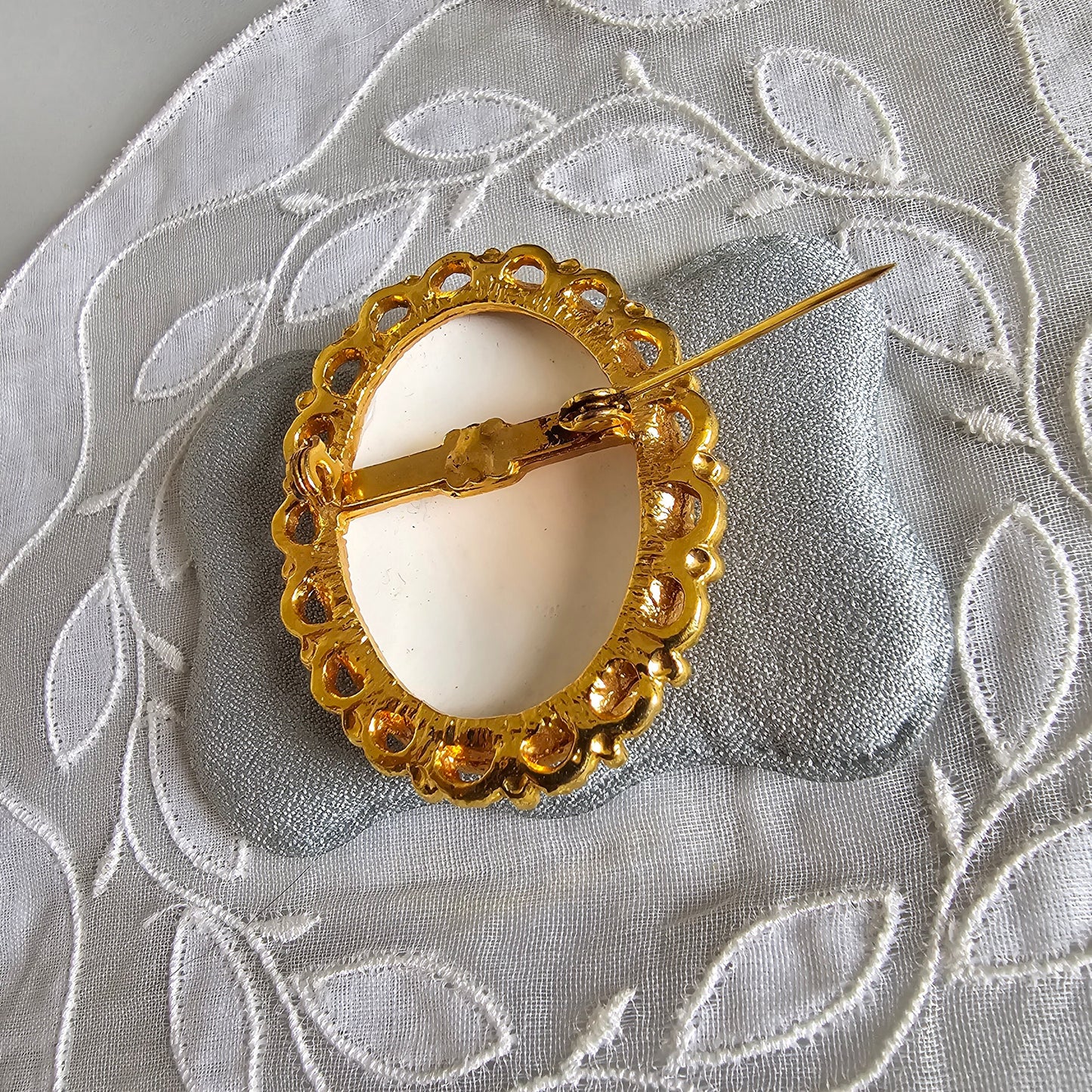 Brooch - Seed Pearl Frame Painting Brooch
