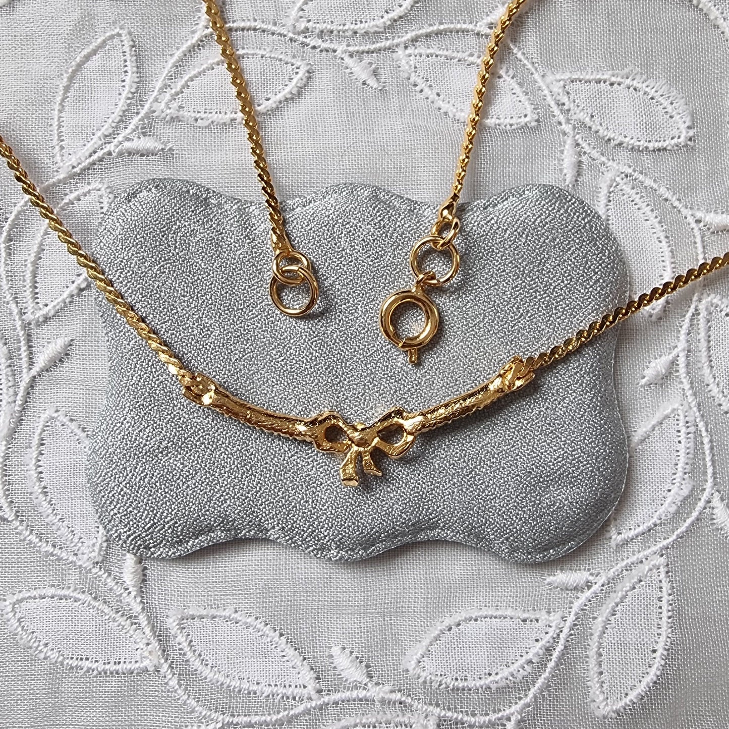 Necklace - Green Crystals Dainty Bow Necklace