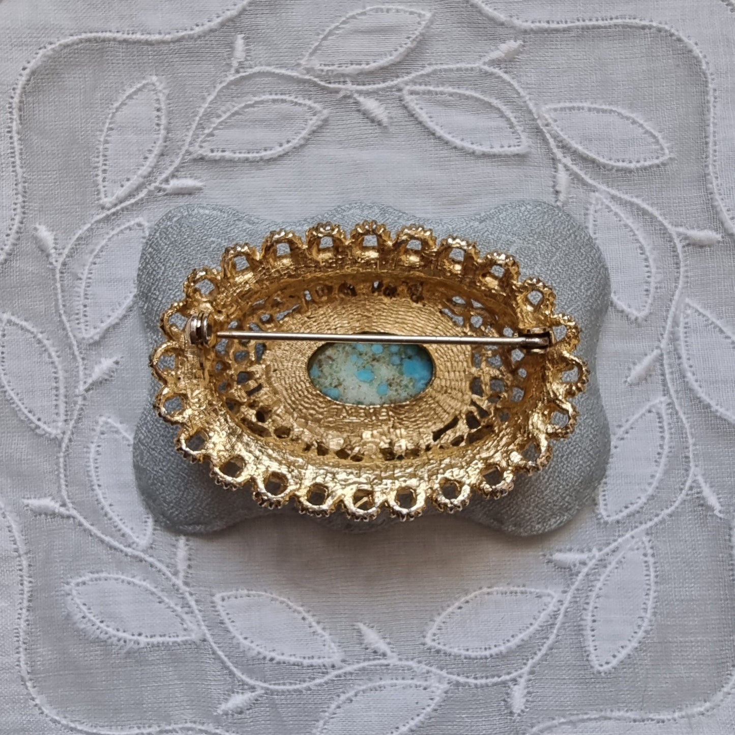 Brooch - Sphinx Gold Filigree Oval Turquoise Brooch