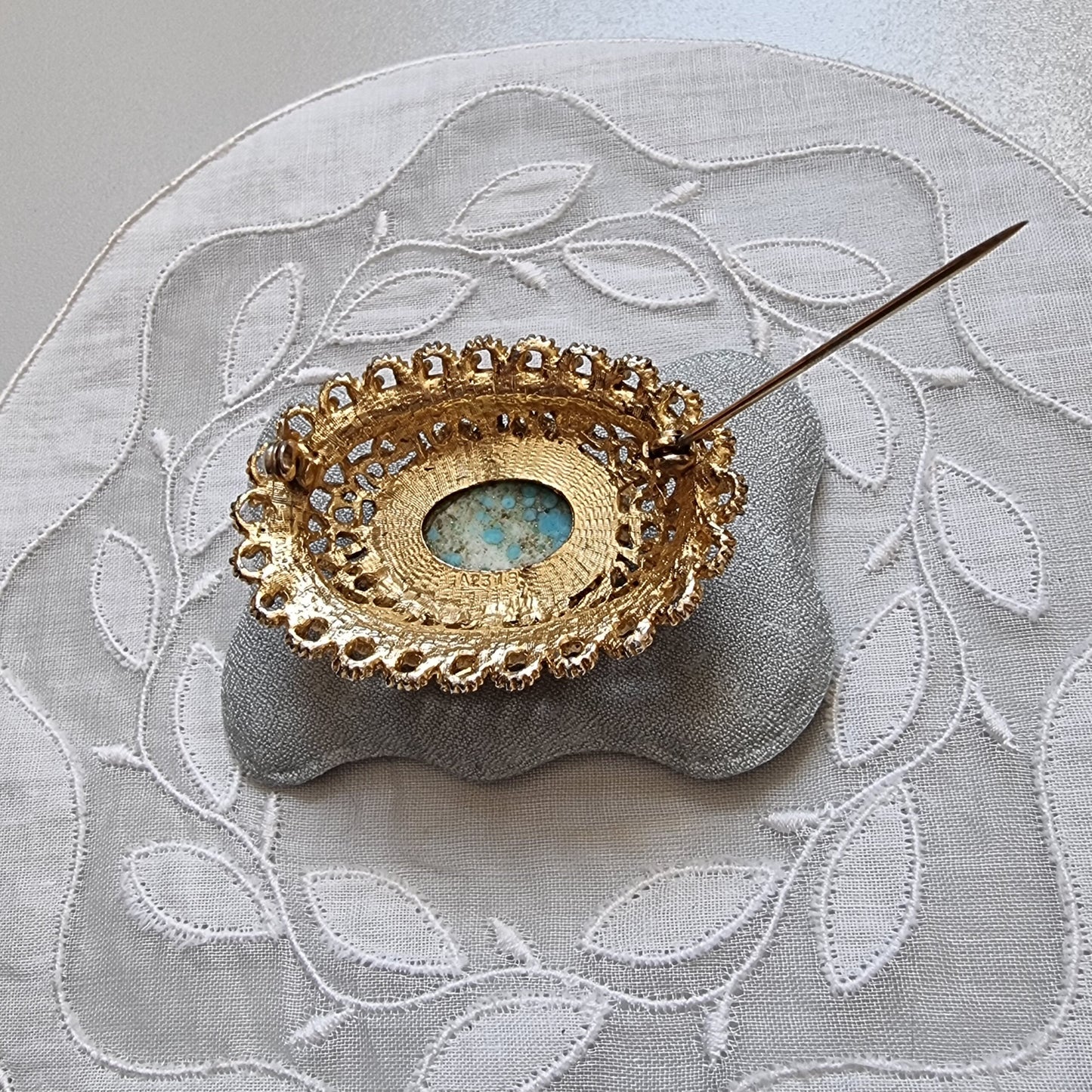 Brooch - Sphinx Gold Filigree Oval Turquoise Brooch
