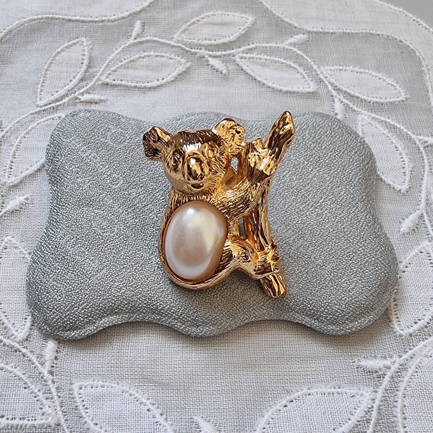 Pin - Avon Pearl Koala Pin Brooch