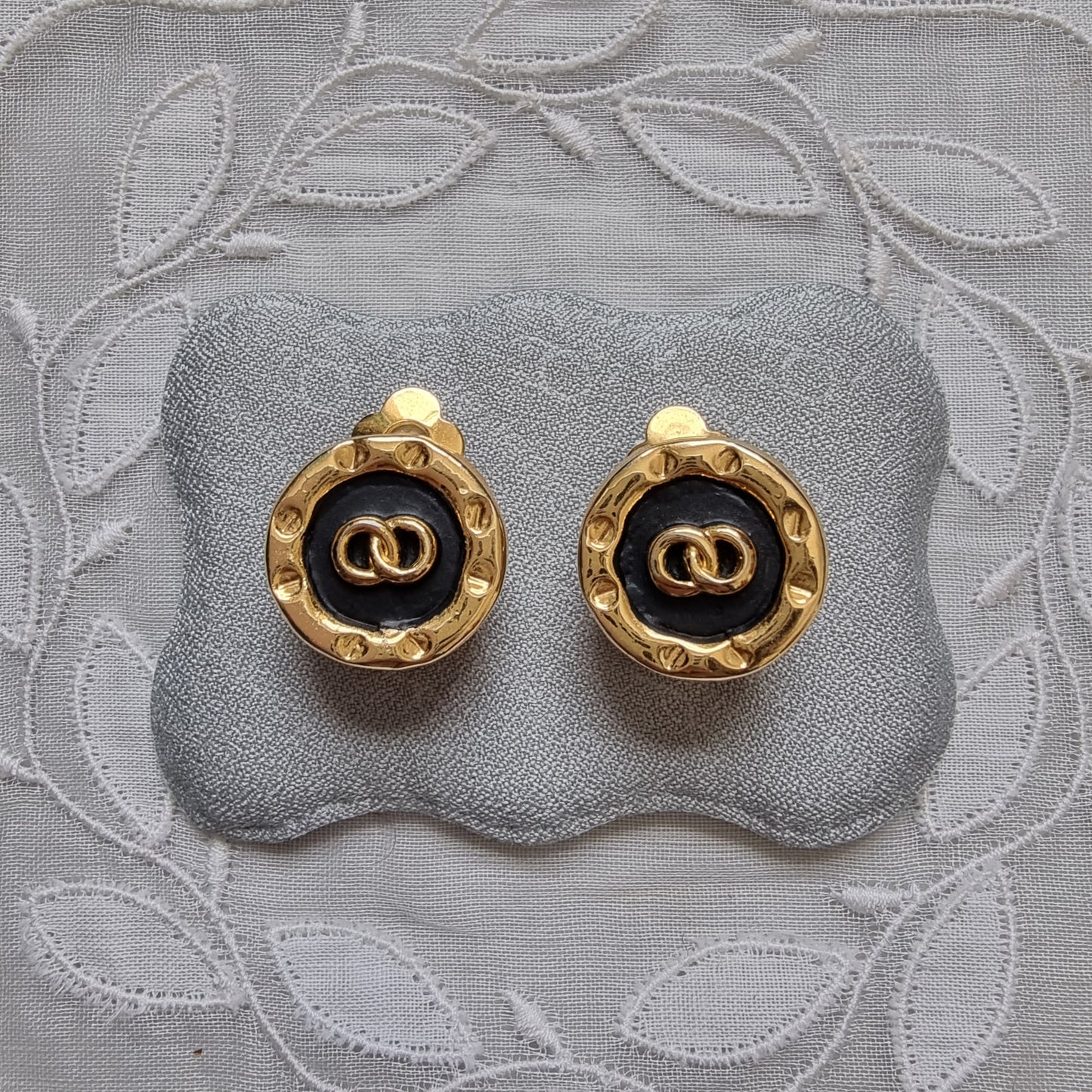 Clip on - Black Enamel Round Clip on Earrings